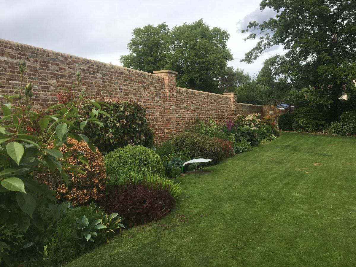 B&B Harlington Manor エクステリア 写真